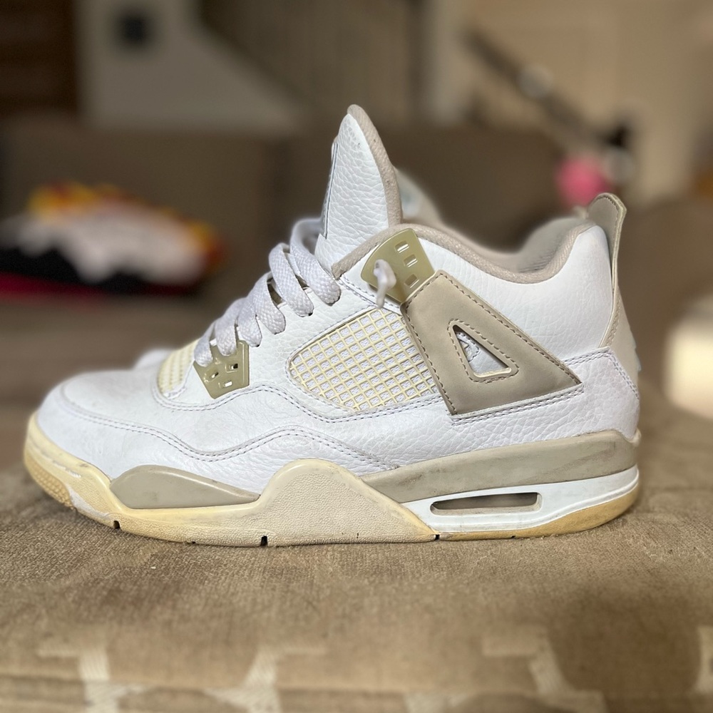 Jordan Retro 4 ‘Linen’ size 7y